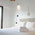 Iades 4*