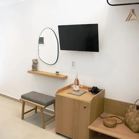 Apart Otel Iades Afytos