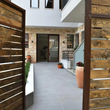 Hotel apartamentowy Iades