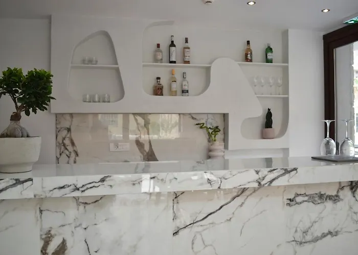 Iades Apartahotel Afytos