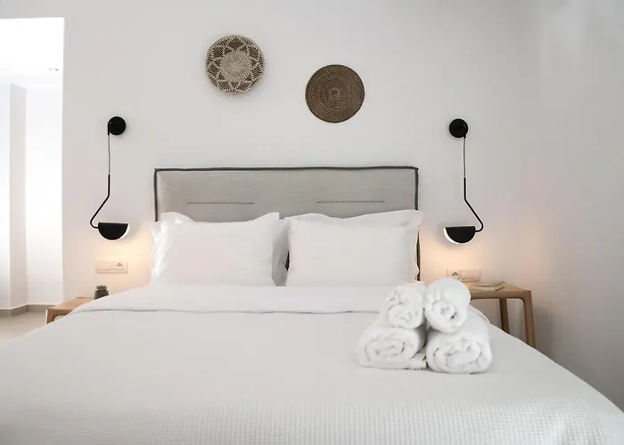 Apartahotel Iades 4*