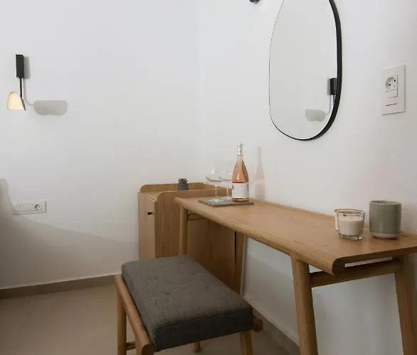 Iades Apartahotel 4*